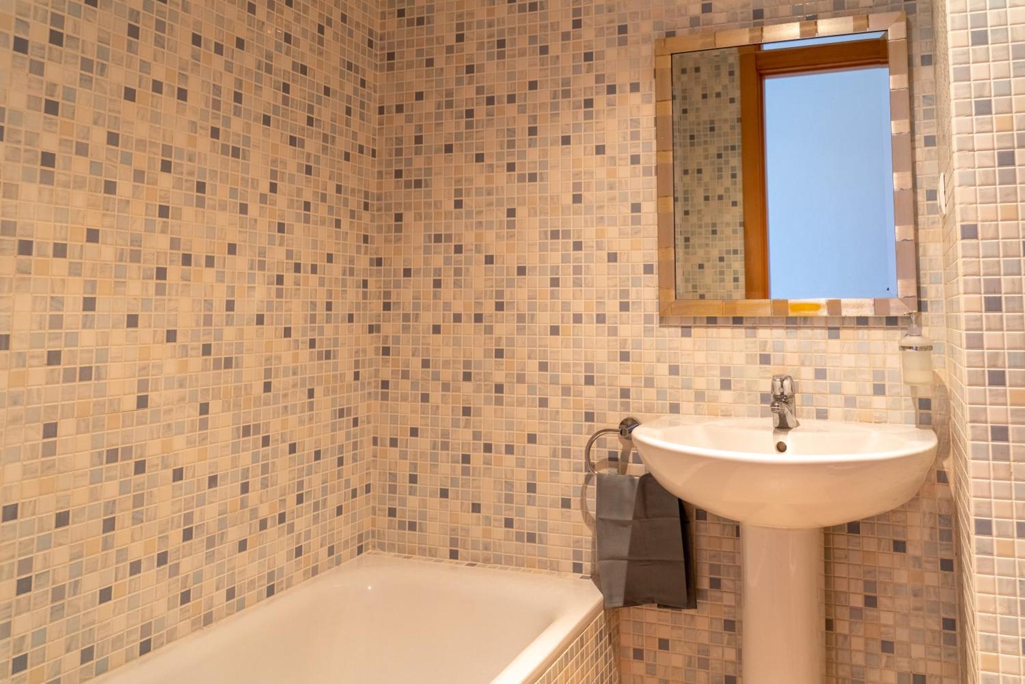 Bahia de Casares Beautiful 2-Bed Apartment In Casares Costa מראה חיצוני תמונה